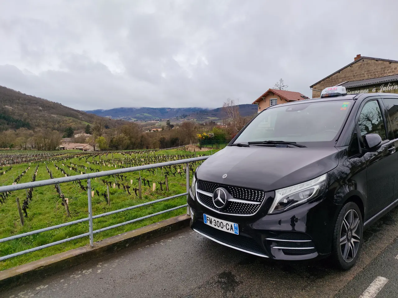 Van Mercedes Classe V noir — retour de soirée de nuit, VTC D'VTC Nord-Isère